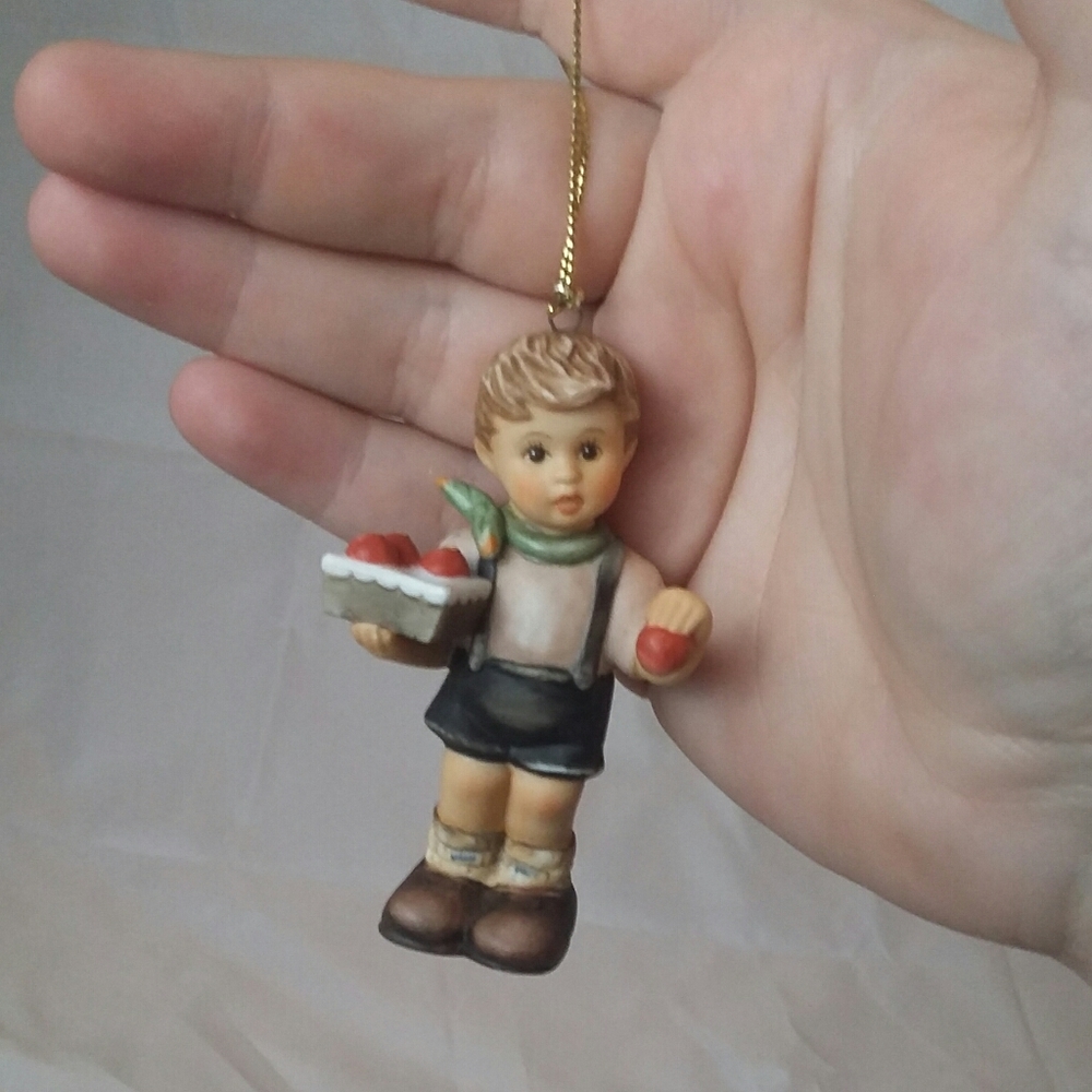 I Made Them Myself Ornament 2001 Berta Hummel